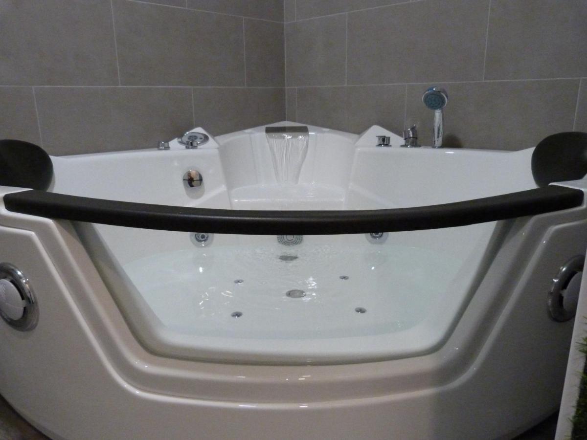 Apartamento Intimo Y Acogedor "Algunos" Con Banera Hidromasaje Valencia Exterior foto